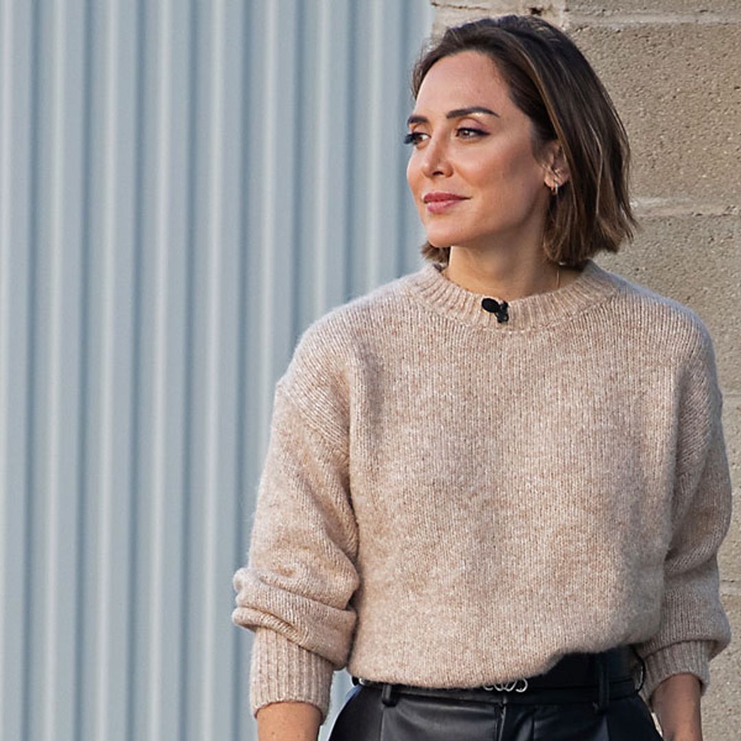 Tamara Falcó aprueba 'El Desafío' con jersey de Zara y pantalones de cuero