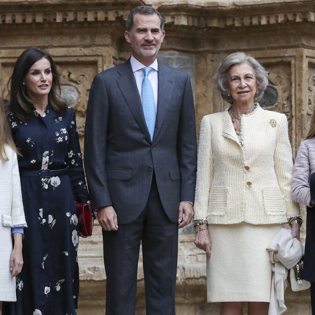 Los Reyes y sus hijas asisten a la tradicional Misa de Pascua acompañados de Doña Sofía