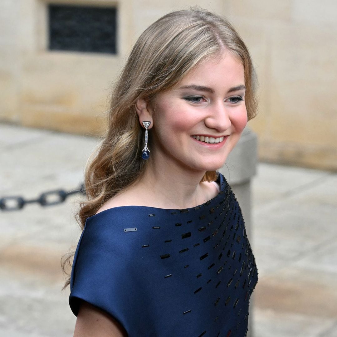 Elisabeth de Bélgica se inspira en el look más elegante de la reina Letizia para triunfar en el gran día