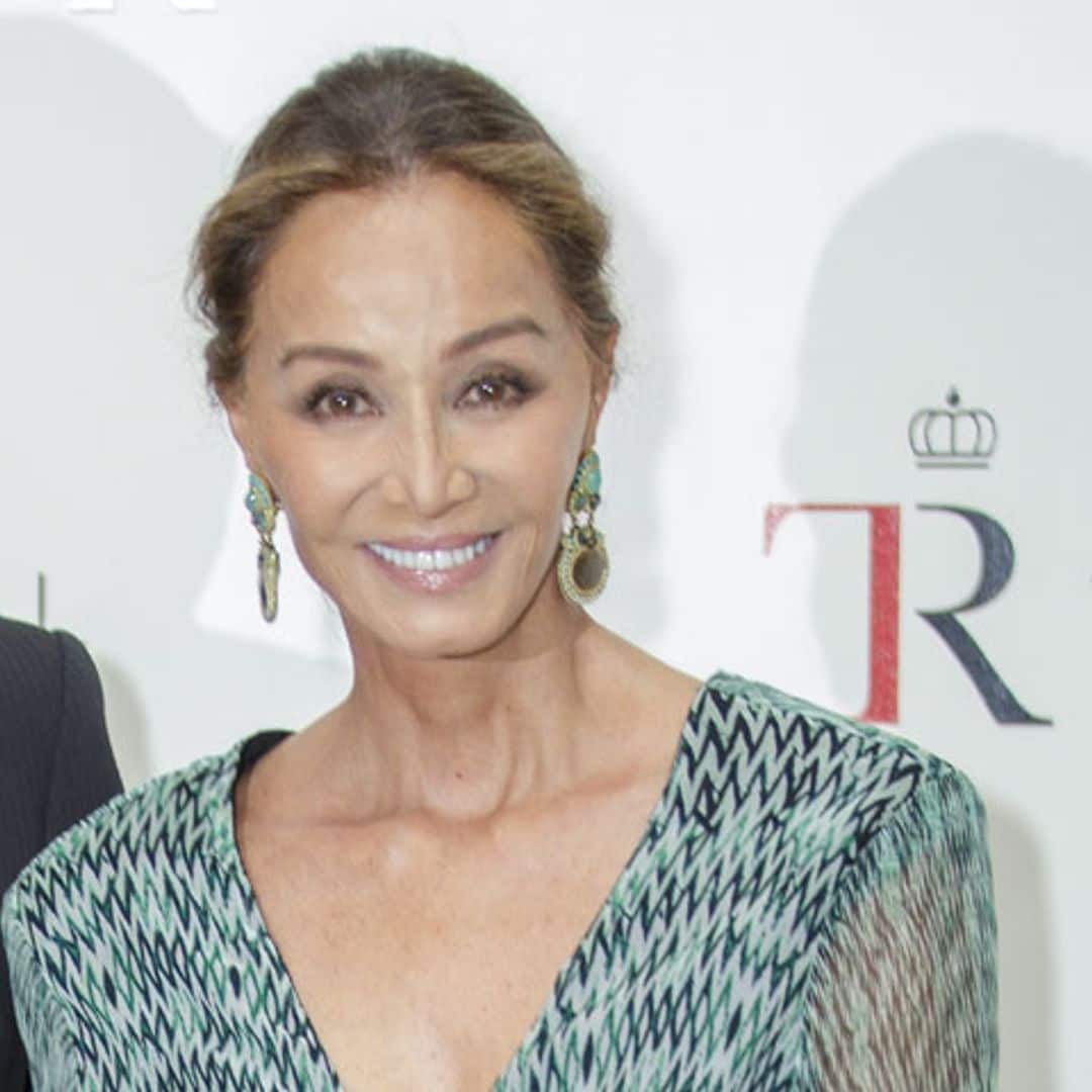 El insuperable look con sello español de Isabel Preysler para una noche en la ópera