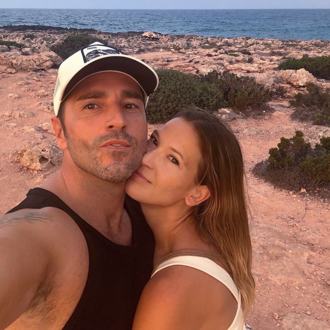 Las imágenes de David Bustamante y Yana Olina en su escapada romántica a Menorca con escena mítica de ‘Dirty Dancing’ incluida