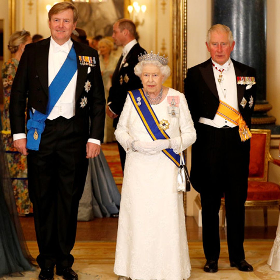 Espectacular desfile de tiaras en la cena de gala en honor a los reyes de Holanda en Buckingham