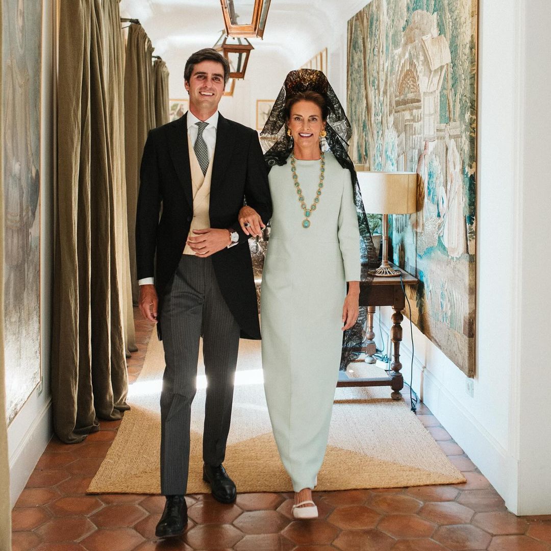 Así se debe llevar la mantilla en una boda según el protocolo: 12 claves de estilo