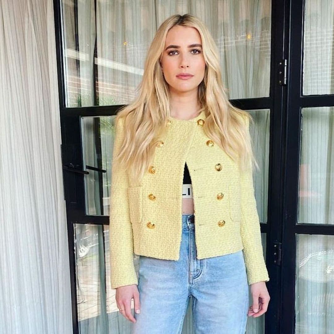Las chicas bajitas como Emma Roberts eligen este tipo de vaqueros anchos