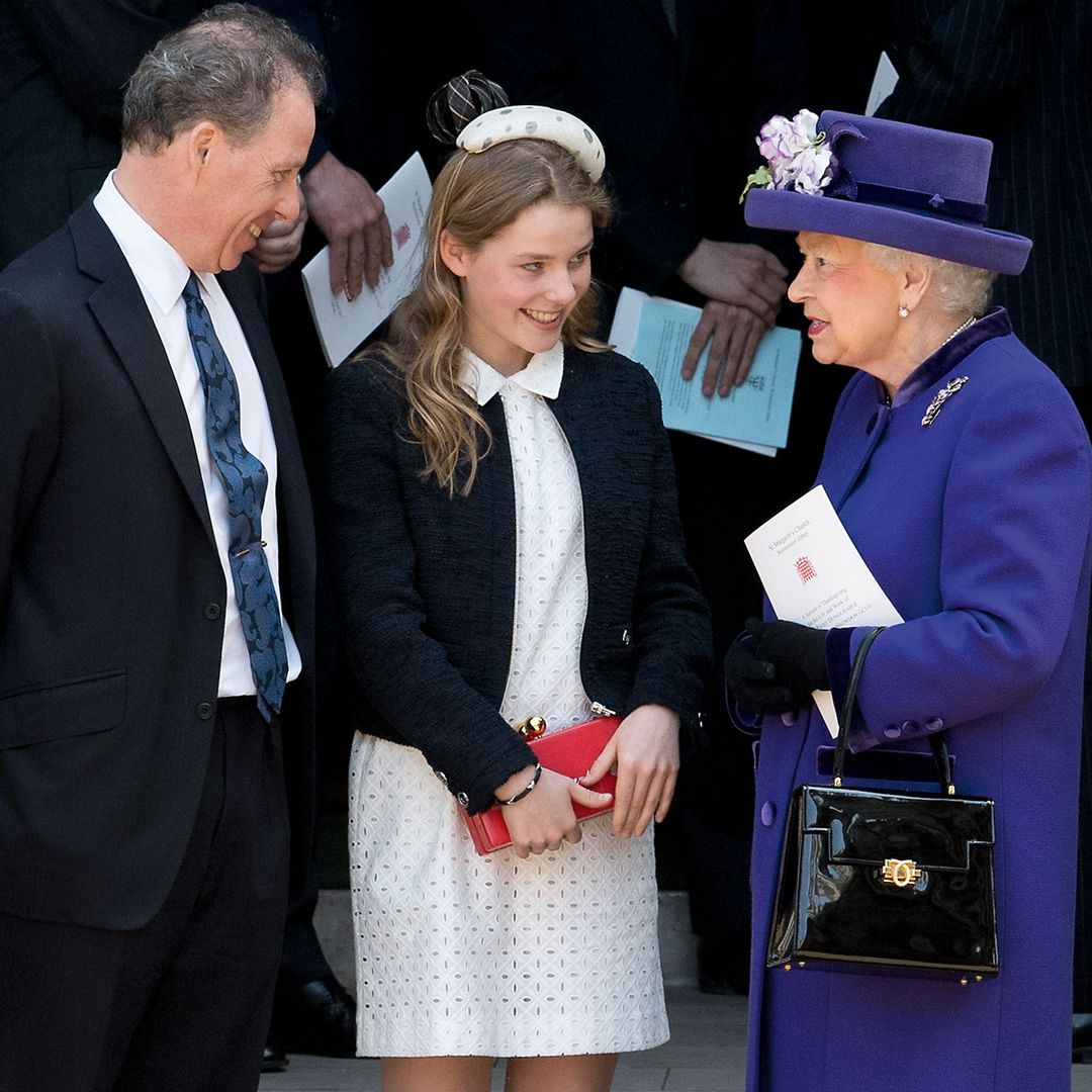 Lady Margarita y su padre, con su tía, la Reina Isabel II