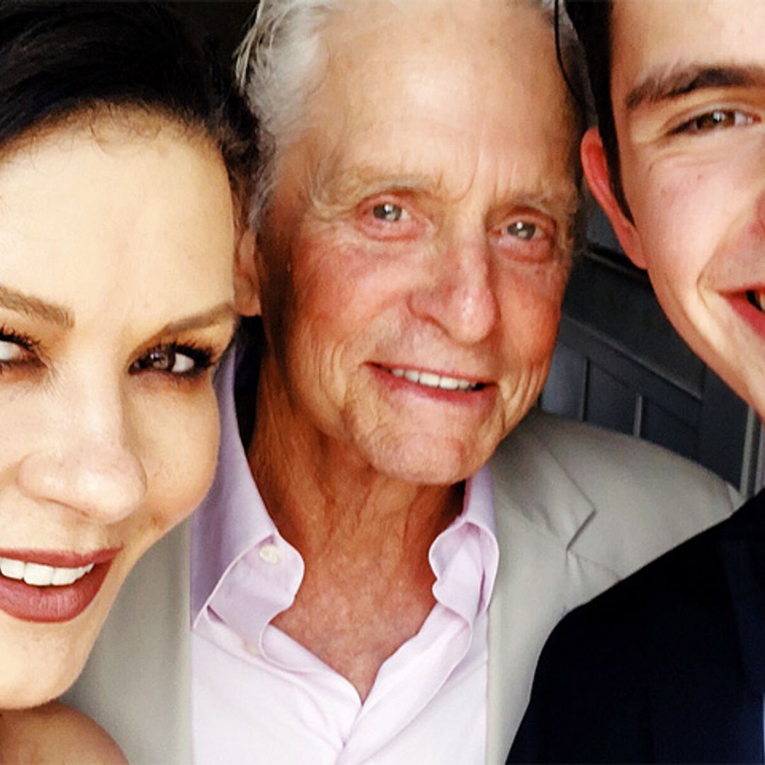 Catherine Zeta Jones y Michael Douglas presumen de su hijo Dylan, a punto de graduarse