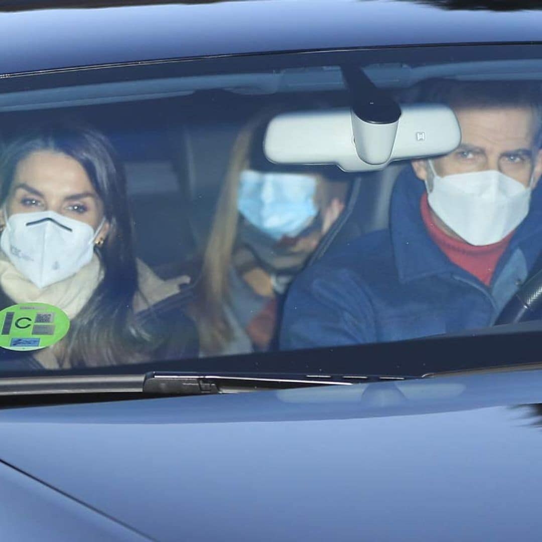 Los Reyes y sus hijas disfrutan de una tarde de regalos y roscón con Jesús Ortiz