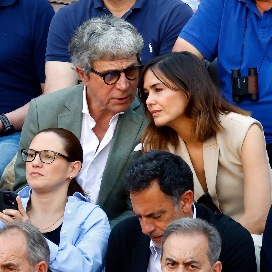 (Foto de ARCHIVO)
Elena S. Sánchez y su marido Roberto Domí­nguez viendo la corrida de toros de la Feria de San Isidro en la plaza de Las Ventas, a 29 de mayo de 2025, en Madrid (España)

Jose Velasco / Europa Press
CORRIDA;TOROS;PLAZA
29/5/2025