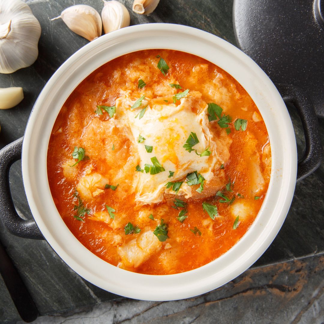 Zurrukutuna: la sopa de ajo y bacalao más rica del País Vasco, sencilla y muy reconfortante