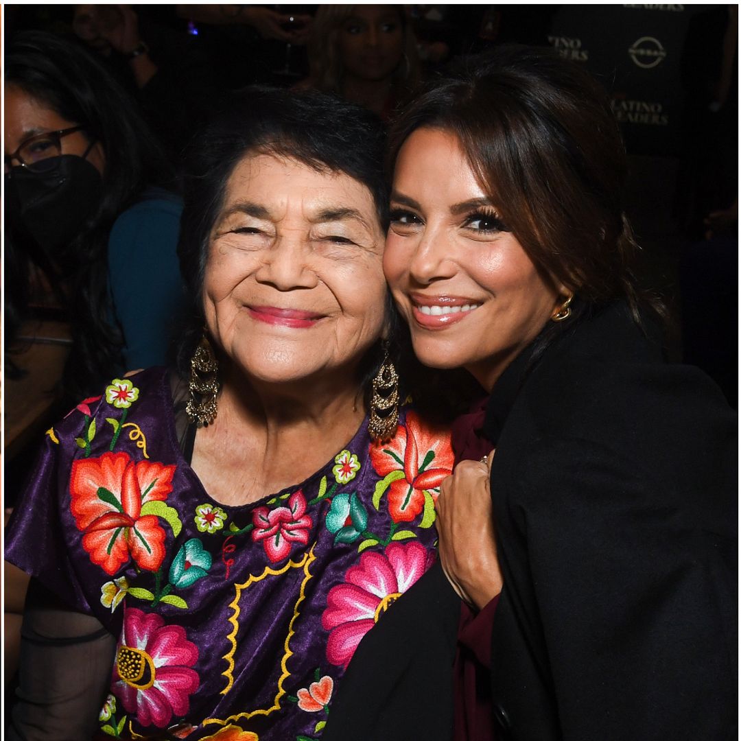 Salma Hayek, Eva Longoria, los Obama y más famosos rinden tributo a Dolores Huerta