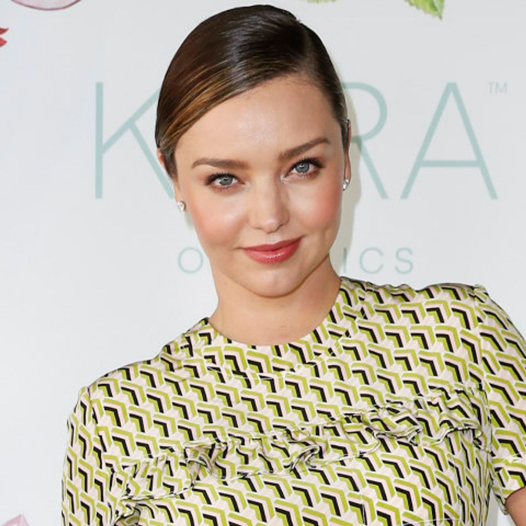 ¡Sí al minivestido! Miranda Kerr rompe las normas de la moda premamá