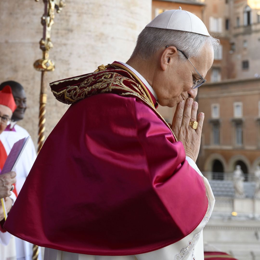 Las 3 barreras de la comunicación no verbal del Papa León XIV, analizadas por un experto 