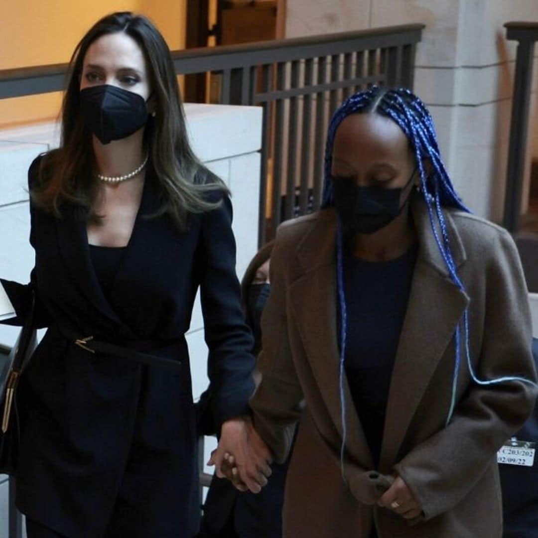 Angelina Jolie y su hija Zahara: cómo combinar la misma prenda en dos looks opuestos