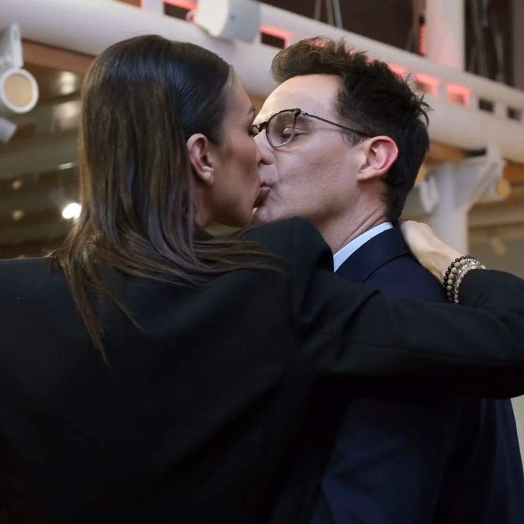 Patricia Pardo y Christian Gálvez se funden en un beso en la presentación del nuevo libro de Christian Gálvez en Madrid. 22 de noviembre de 2024