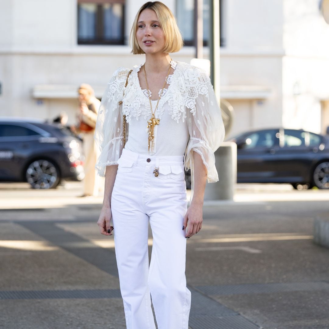 Cómo combinar una blusa de volantes y conseguir looks 'boho' de la forma más fácil