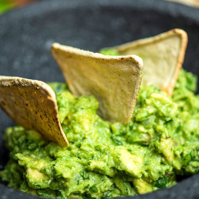guacamole totopos adob