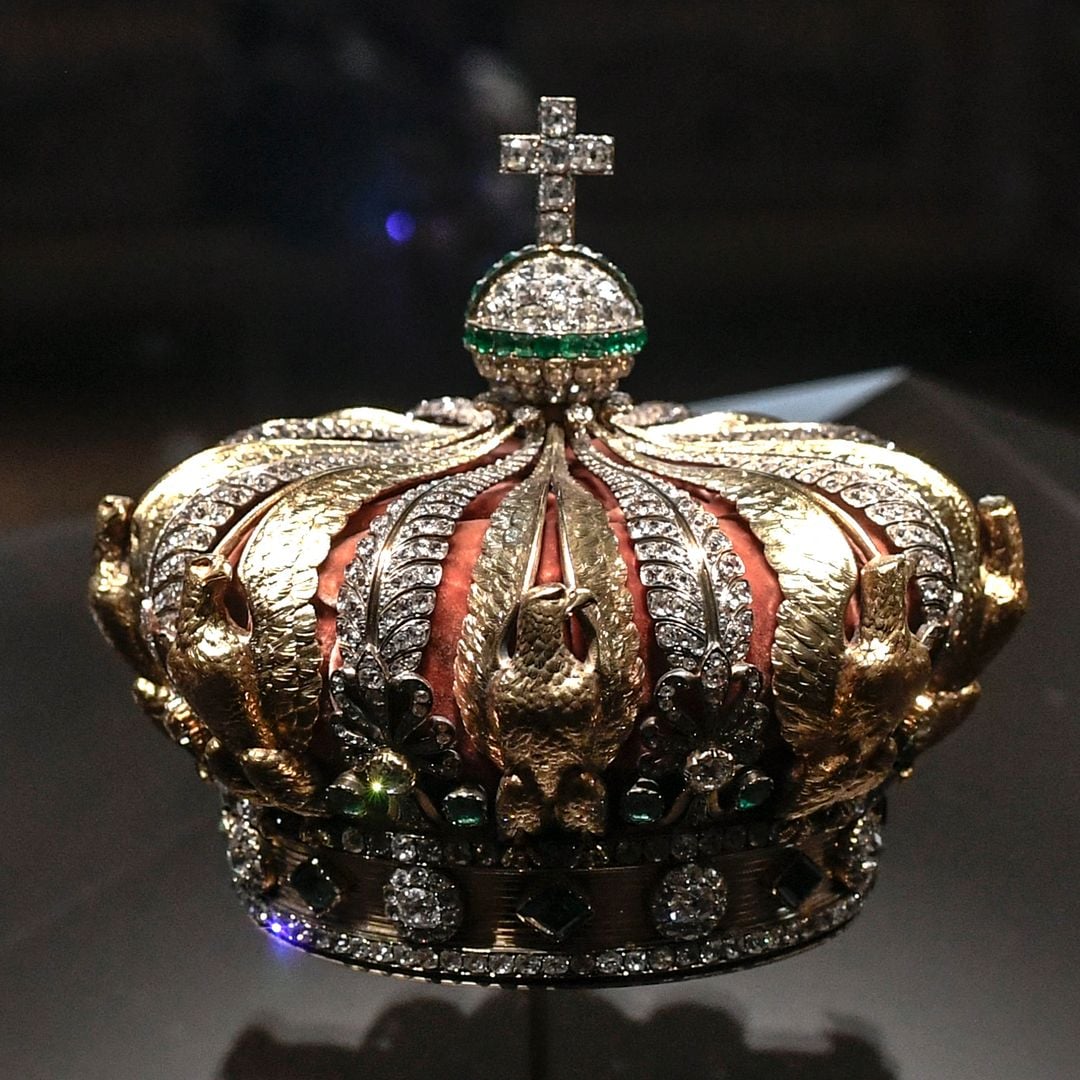 Asalto al Louvre: roban joyas de incalculable valor y una podría ser la corona de la emperatriz Eugenia de Montijo