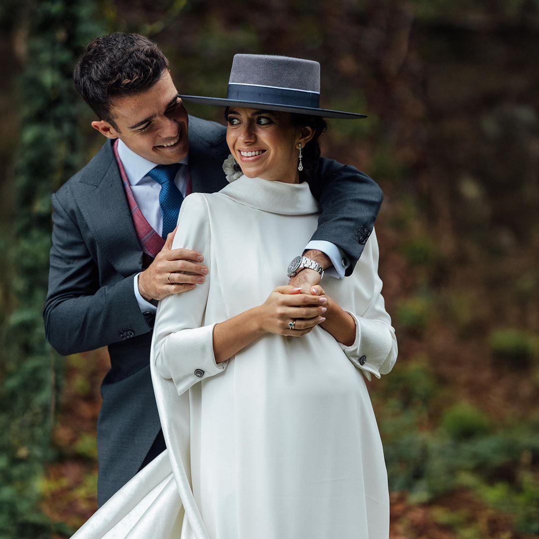 Vestido de novia tipo túnica de From Lista With Love