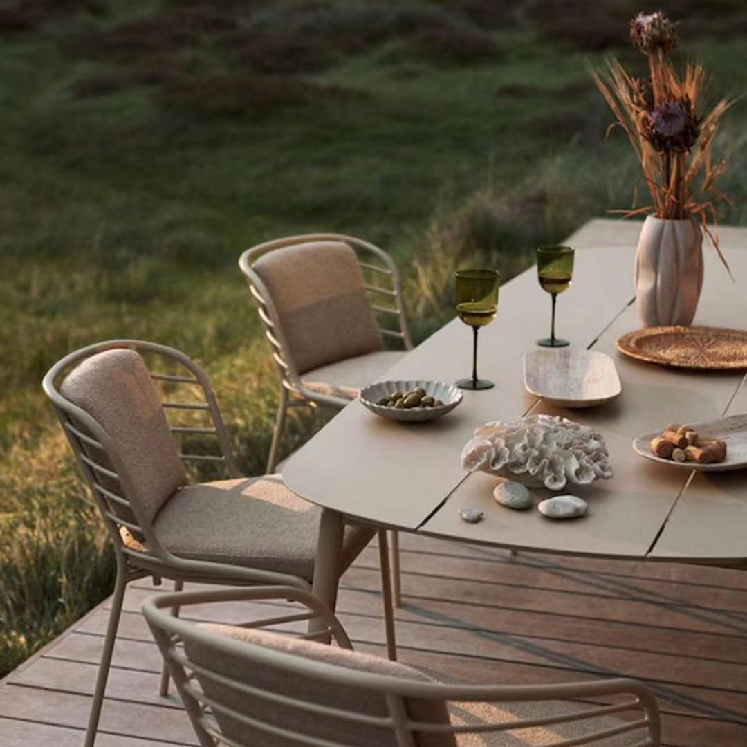 Muebles y accesorios de exterior que funcionan de maravilla tanto fuera como dentro de casa