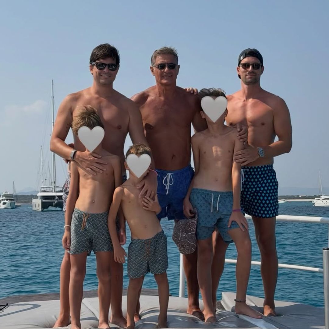 La foto de Míchel González en Formentera con sus hijos y sus nietos, su "mejor alineación"