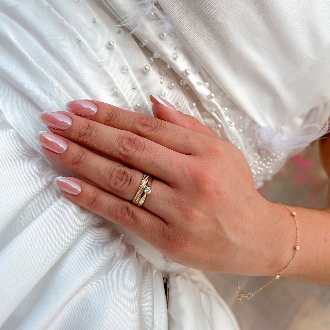 De las uñas efecto joya a las 'mocca': 10 manicuras para novias que se casan este otoño