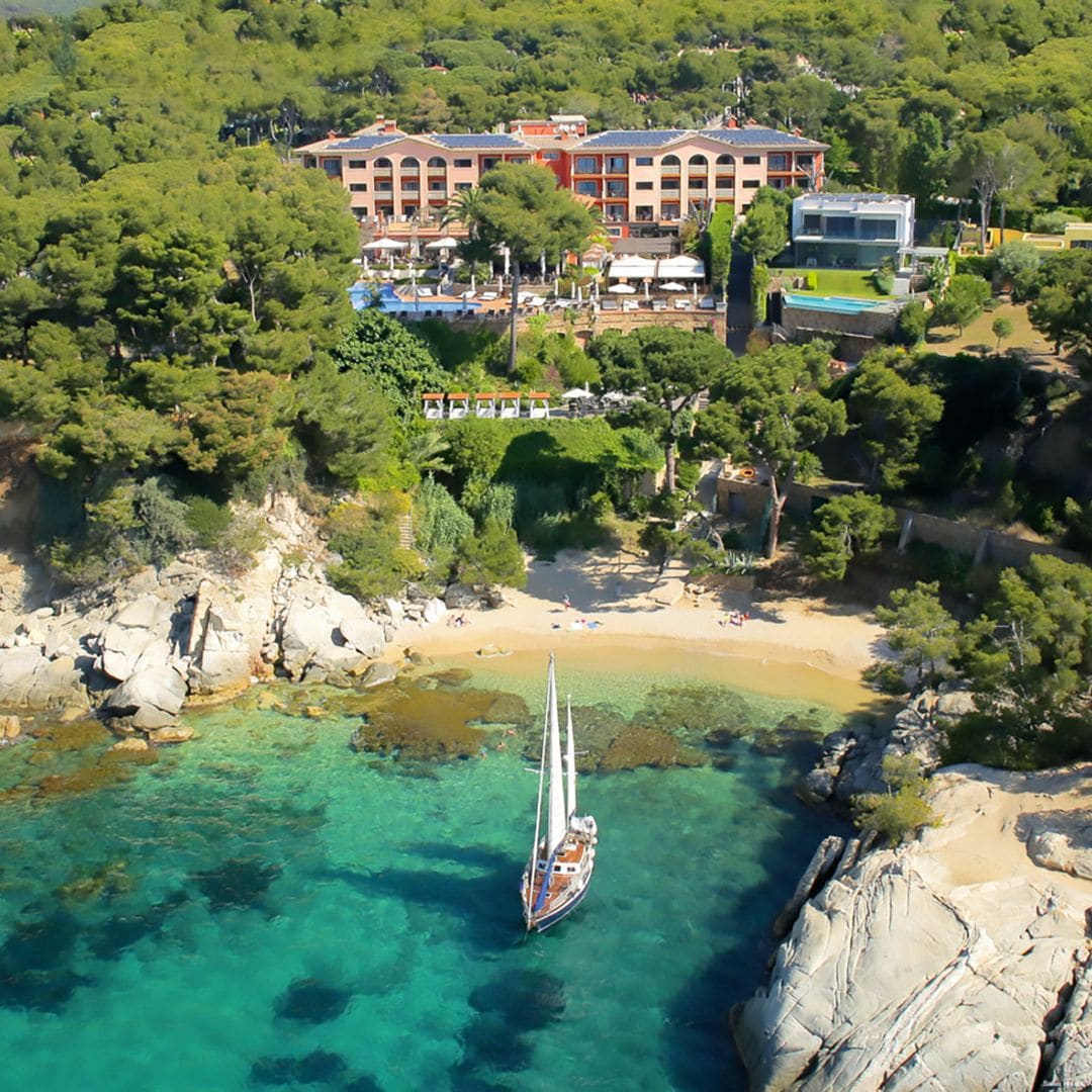 Cala del Pi, junto al mar y en la Do Empordá, Girona
