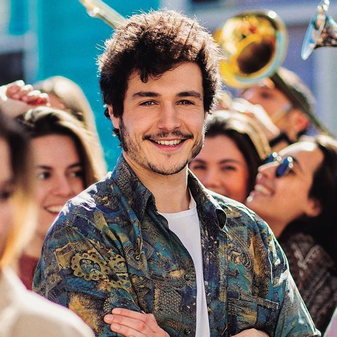 ¡Únete a la fiesta eurovisiva! El vídeoclip de 'La venda' con el que Miki cumple su promesa