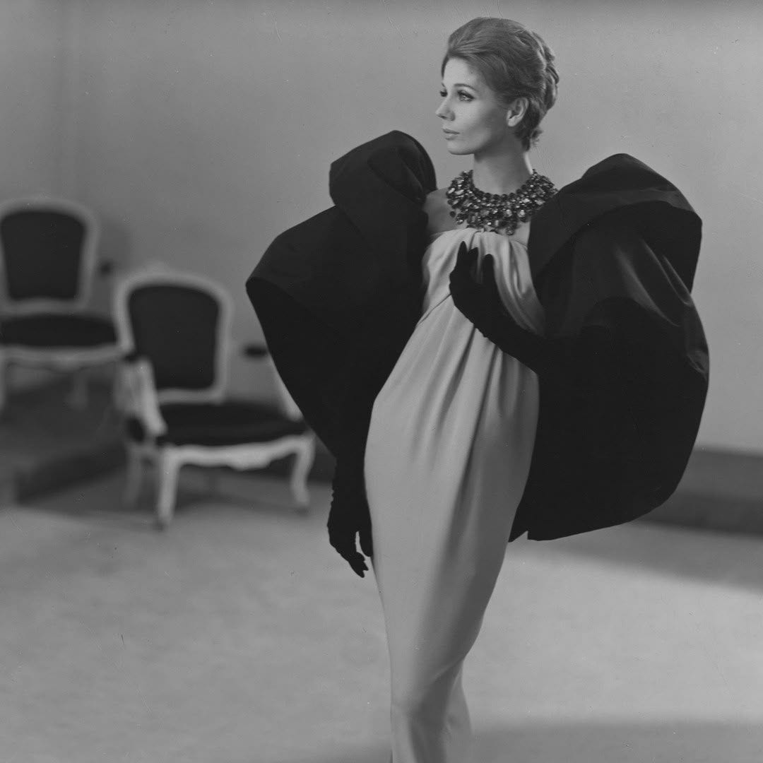 Diseño de Cristóbal Balenciaga confeccionado con sedas de Abraham 