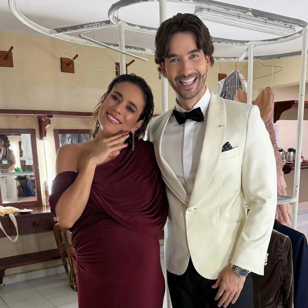 Carolina Ramírez, embarazada de 38 semanas, se lleva a su ginecóloga a los Premios Platino: “La seguridad ante todo”