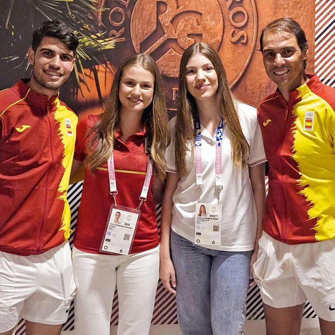 ¡HOLA! + 4175 Leonor y Sofia en Paris Juegos Olimpicos
