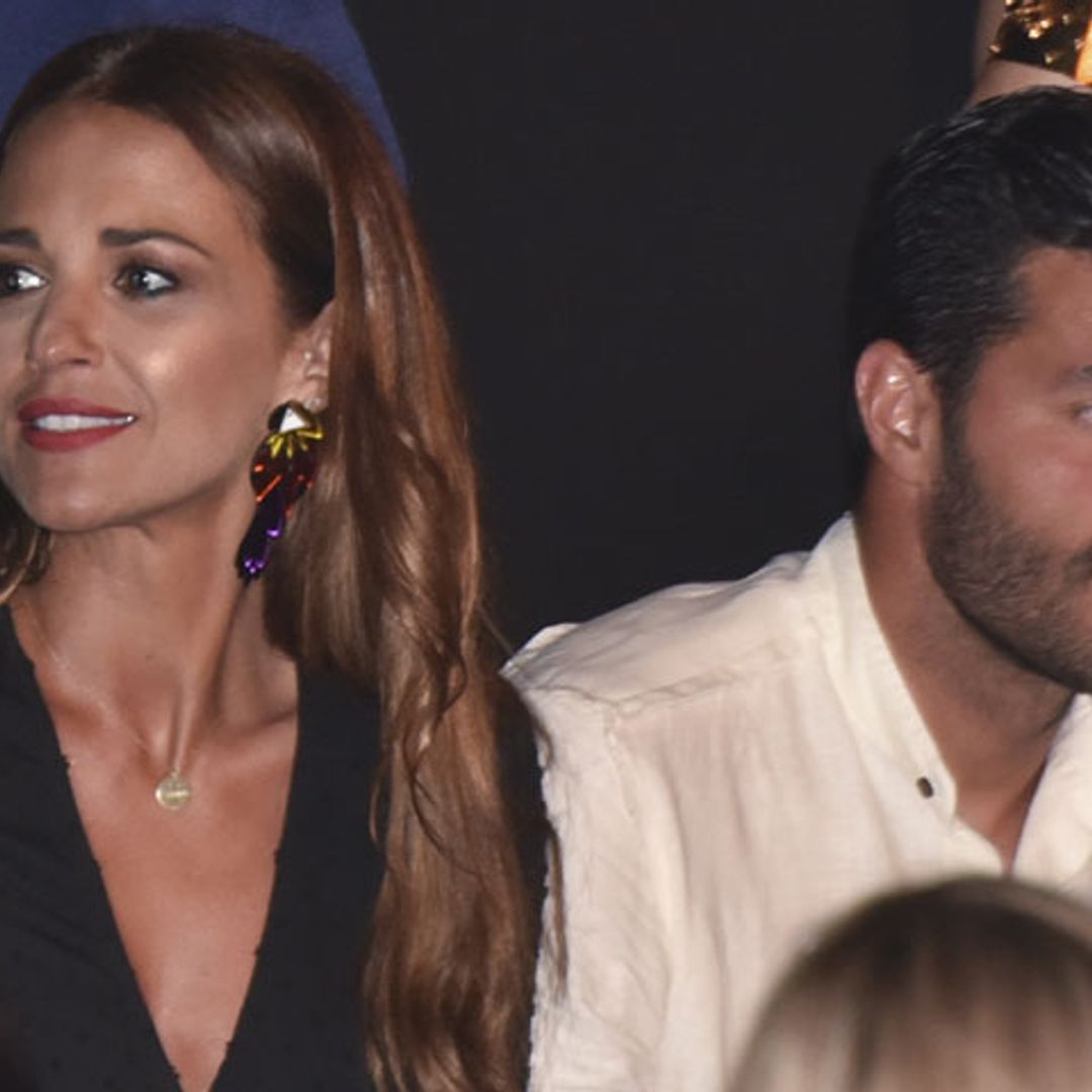 Paula Echevarría y Miguel Torres se comen a besos