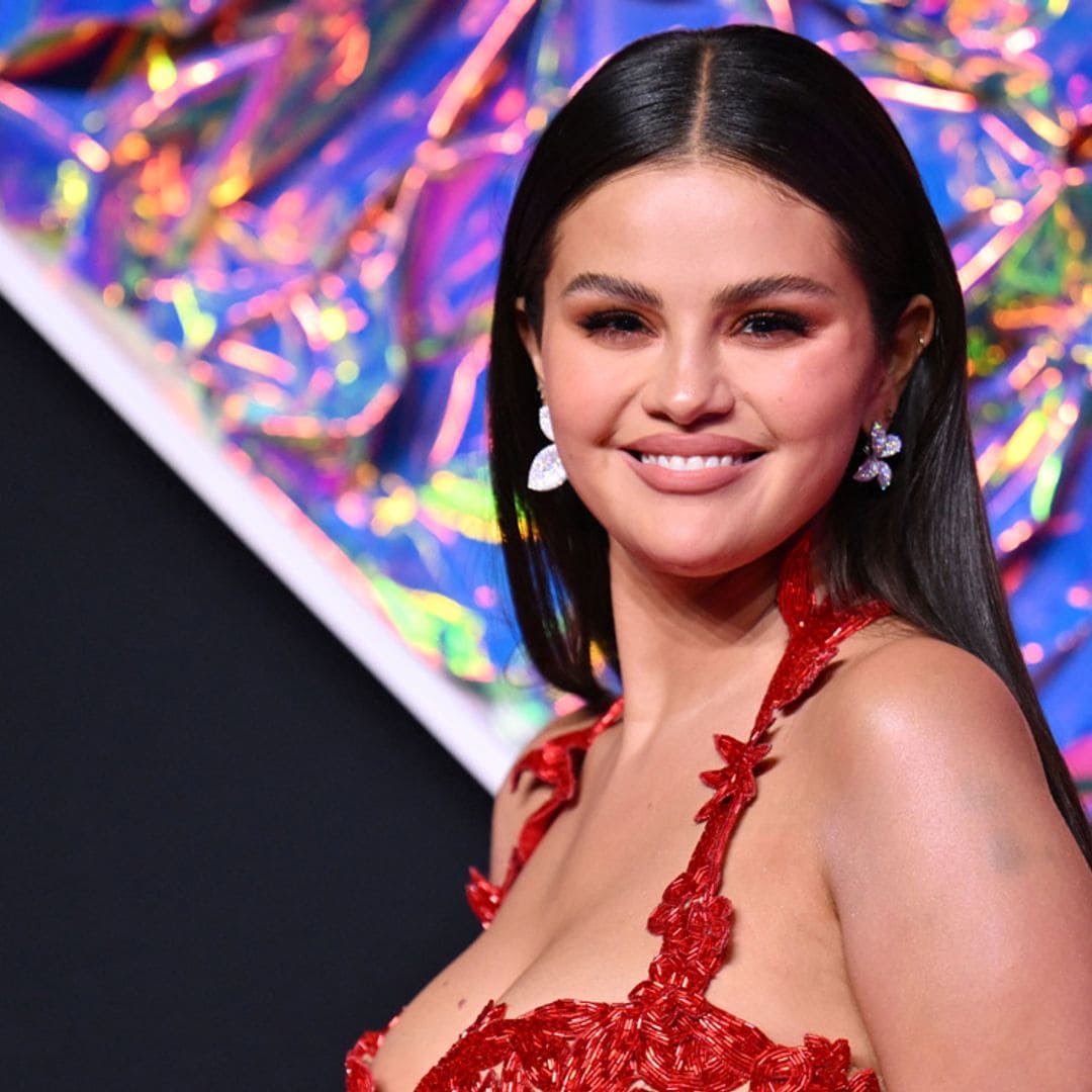 El vestido 'femme fatale' que Selena Gomez ha combinado con joyas valoradas en más de 138.000 euros