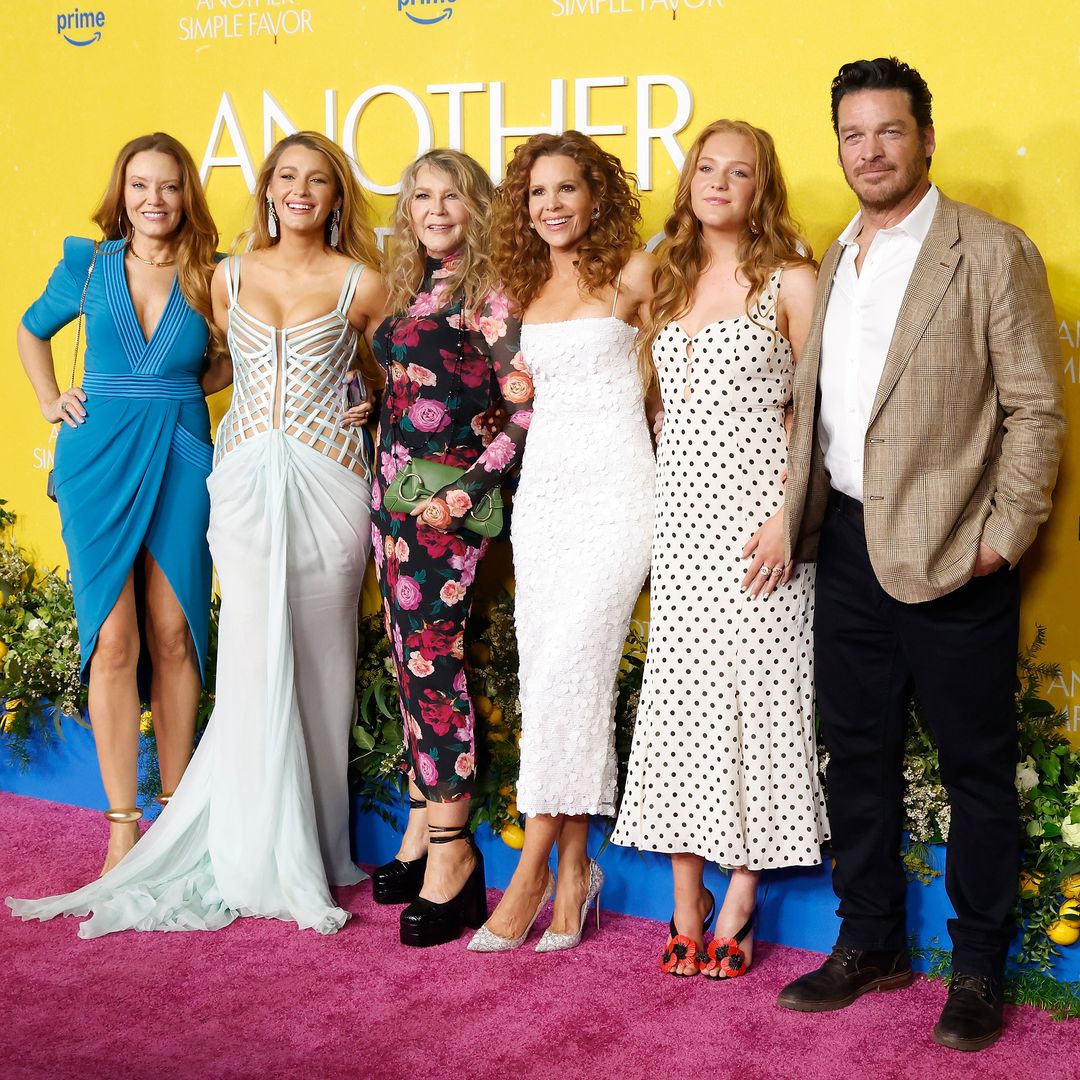 Blake Lively junto a su madre, sus hermanas, su sobrina Kate y su cuñado Bart