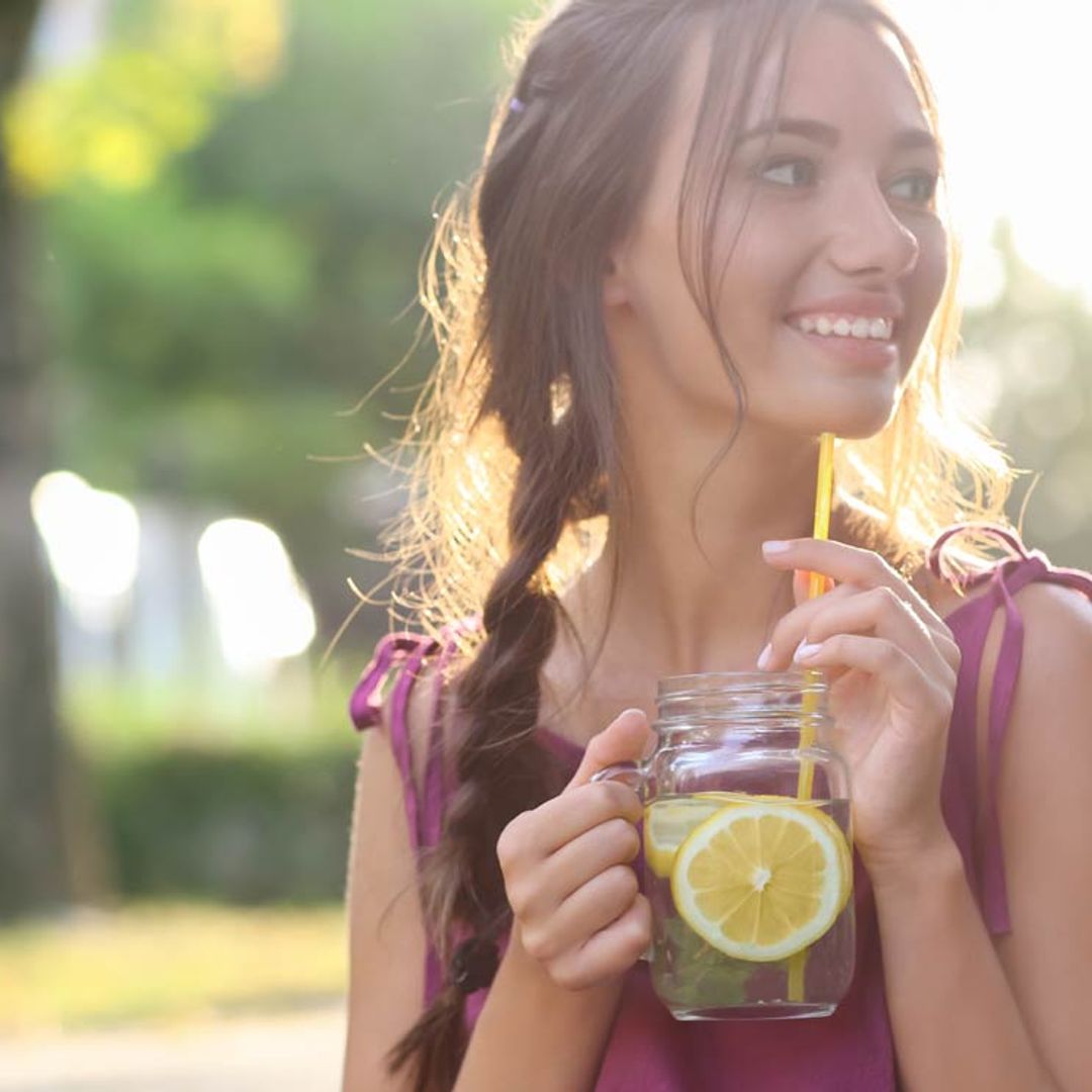 Aguas de sabores con frutas: una opción refrescante con muchos beneficios, ¿quieres descubrirlos?