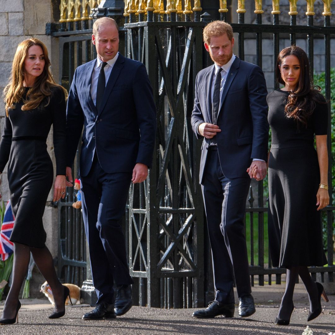 Harry y Guillermo junto a sus esposas en un retrato