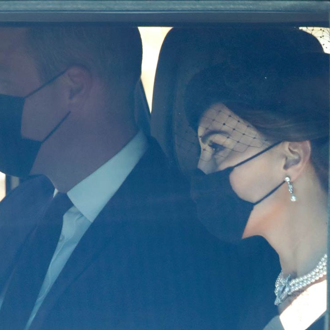 Las primeras imágenes de la Familia Real británica llegando a Windsor para el funeral