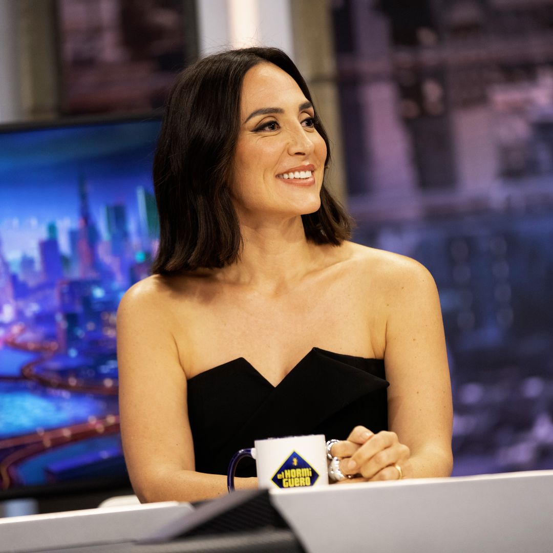 Prendas especiales de Zara y básicos todoterreno: recordamos los mejores looks de Tamara Falcó en 'El Hormiguero'