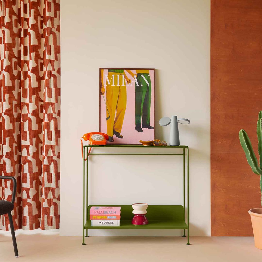 La consola, el mueble con el que los interioristas consiguen que un recibidor pequeño parezca más grande