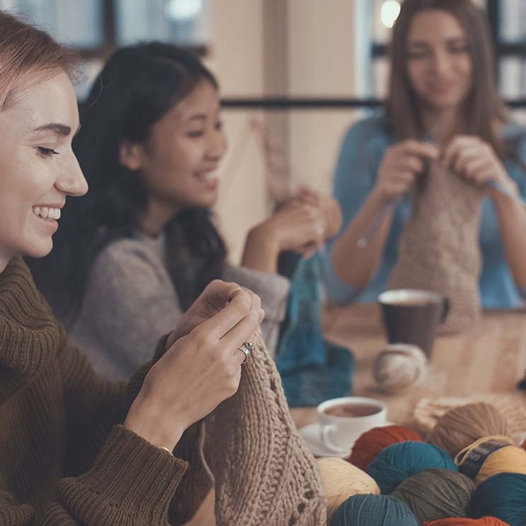 Tejer, una actividad lúdica pero también terapéutica
