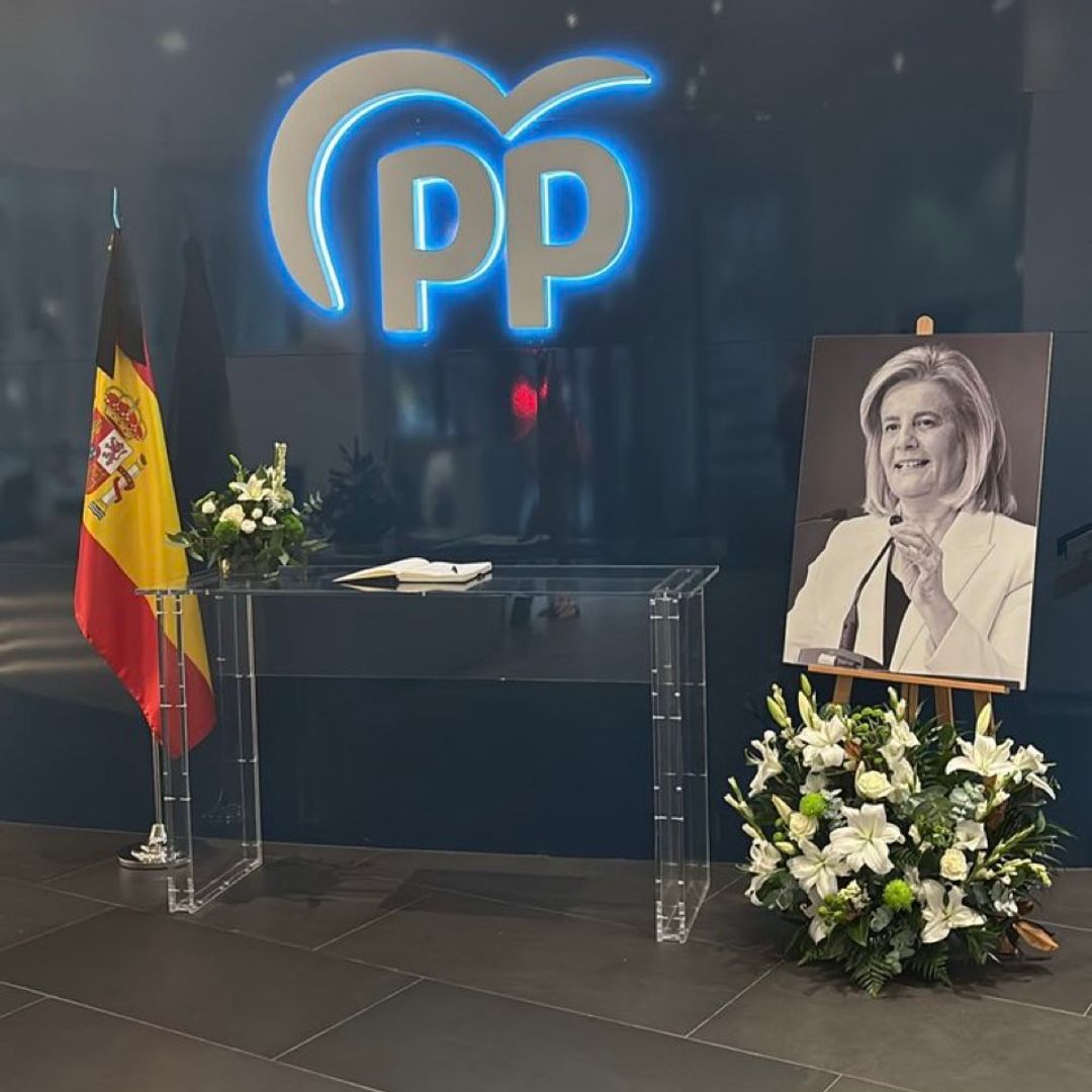 El PP abre su sede para despedir a Fátima Báñez: un espacio de recogimiento y un libro de condolencias