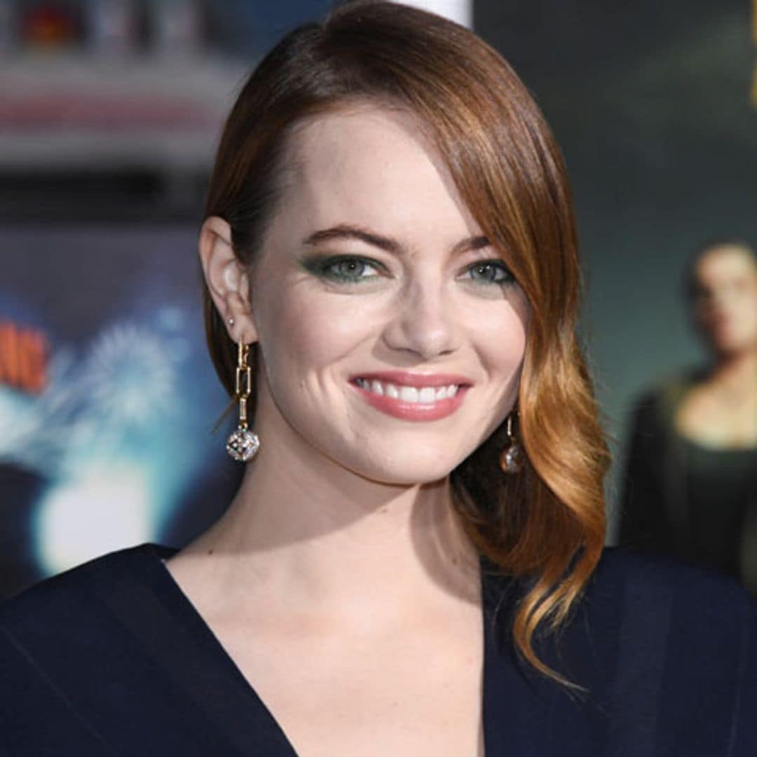¿Sabes qué romántico significado esconde el anillo de compromiso de Emma Stone?