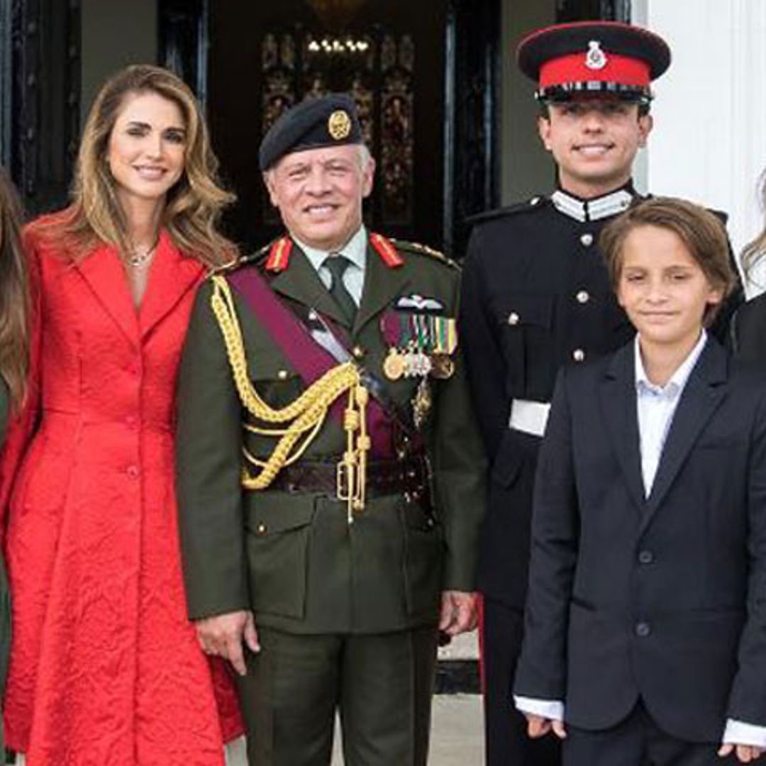 El orgullo de la reina Rania de Jordania en la graduación militar de su hijo, el príncipe Hussein