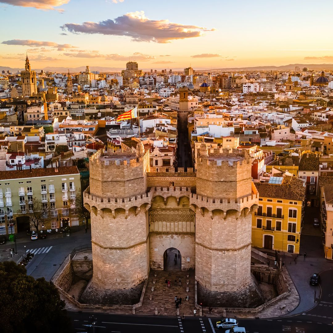 Ni Madrid ni Barcelona, estas son las 3 ciudades de España entre las mejores del mundo para teletrabajar en 2026
