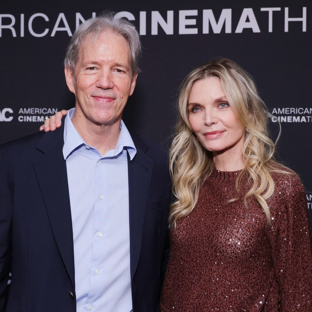 David E. Kelley y Michelle Pfeiffer en un evento especial de 'Margo's Got Money Troubles' en Los Angeles, California, el 13 de mayo de 2026