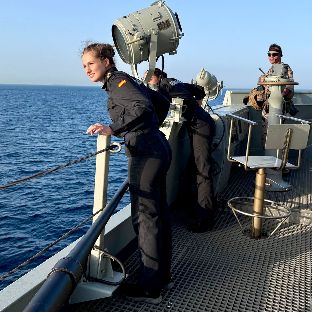 Las fotos de la princesa Leonor realizando maniobras a bordo de la fragata Blas de Lezo