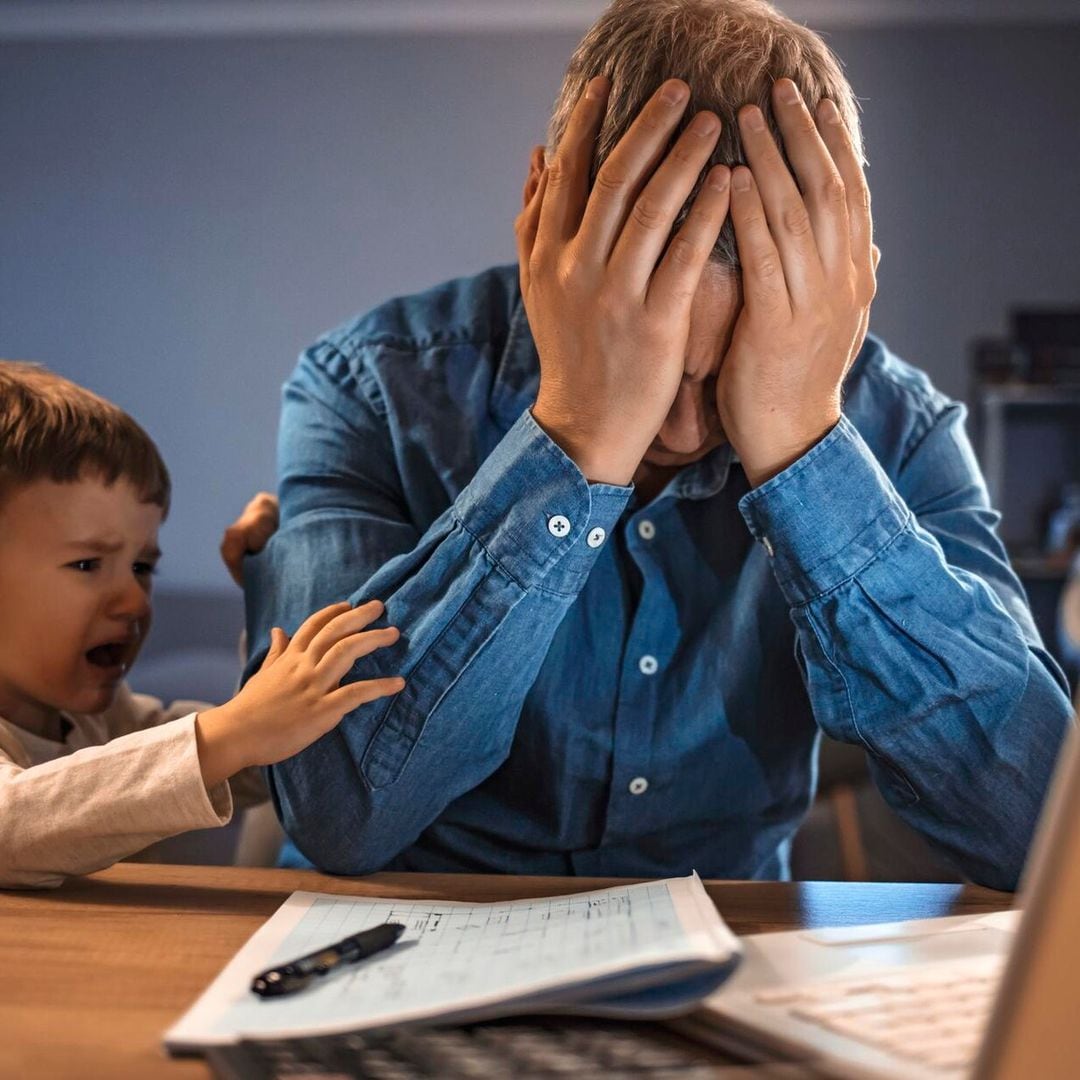 Madres y padres sin tiempo ‘para nada’: consecuencias en la crianza de los hijos