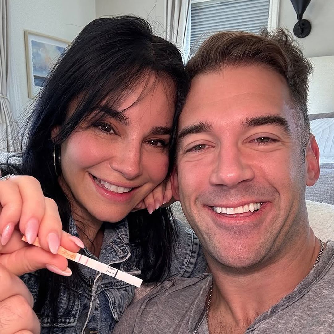 Martha Higareda y Lewis Howes se convertirán en padres de gemelos