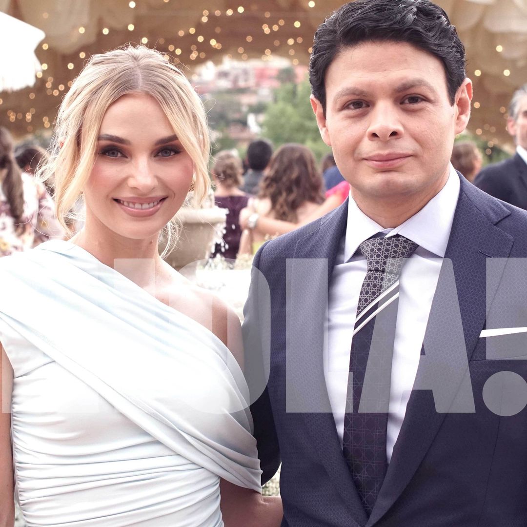 Irina Baeva y Giovanni Medina presumen su amor en la boda de Karla Díaz y Daniel Dayz