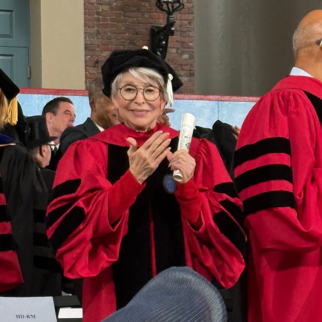 Rita Moreno recibe reconocimiento de Harvard por su aporte a las artes