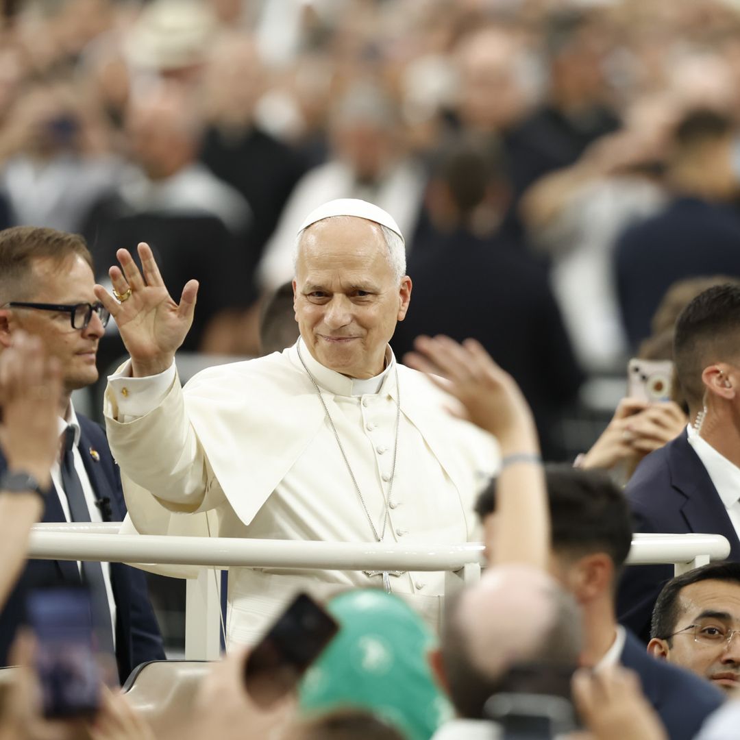 El Bernabéu 'ruge' por León XIV: 80.000 personas, un ensordecedor aplauso y una bienvenida épica de la Comunidad Diocesana en Madrid